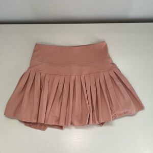 Goldhinge: Pink pleated skirt
Size Small